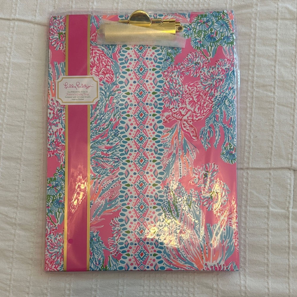 New Lilly Pulitzer Clipboard Folio in Seaing Things